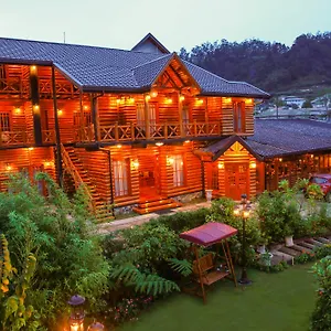 https://queenswood-cottage.kandyhotelsnow.com